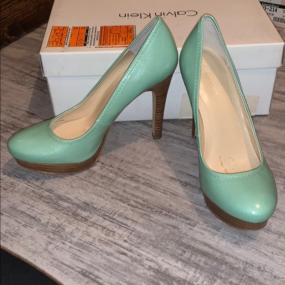 Calvin Klein teal pumps - Picture 4 of 5